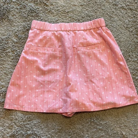 Byrdie Golf Social Pink Skort - Picture 5 of 5